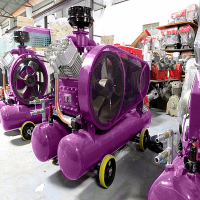 Compressor de ar compacto 3 cilindros Cinturão motorizado Compressor de ar industrial Máquina de compressão de ar a pistão
