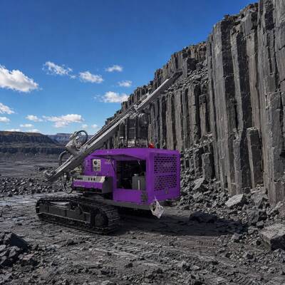 Equipamento de Perfuração DTH para Mineração Todo-o-Terreno com Alta Capacidade de Subida