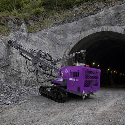 Customizable OEM ODM Hydraulic DTH Drilling Machine High Productivity Blasting Hole Drilling Rig Mine Drilling Rig
